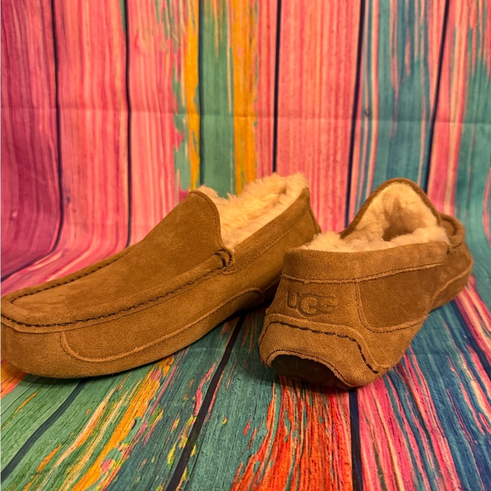 UGG Men Ascot Moccasin Slippers Chestnut shoes, Size 8